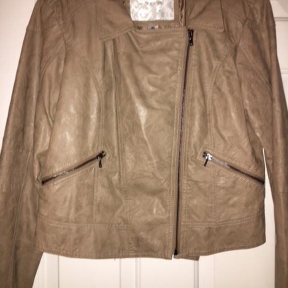 Jacket - Picture 2 of 4